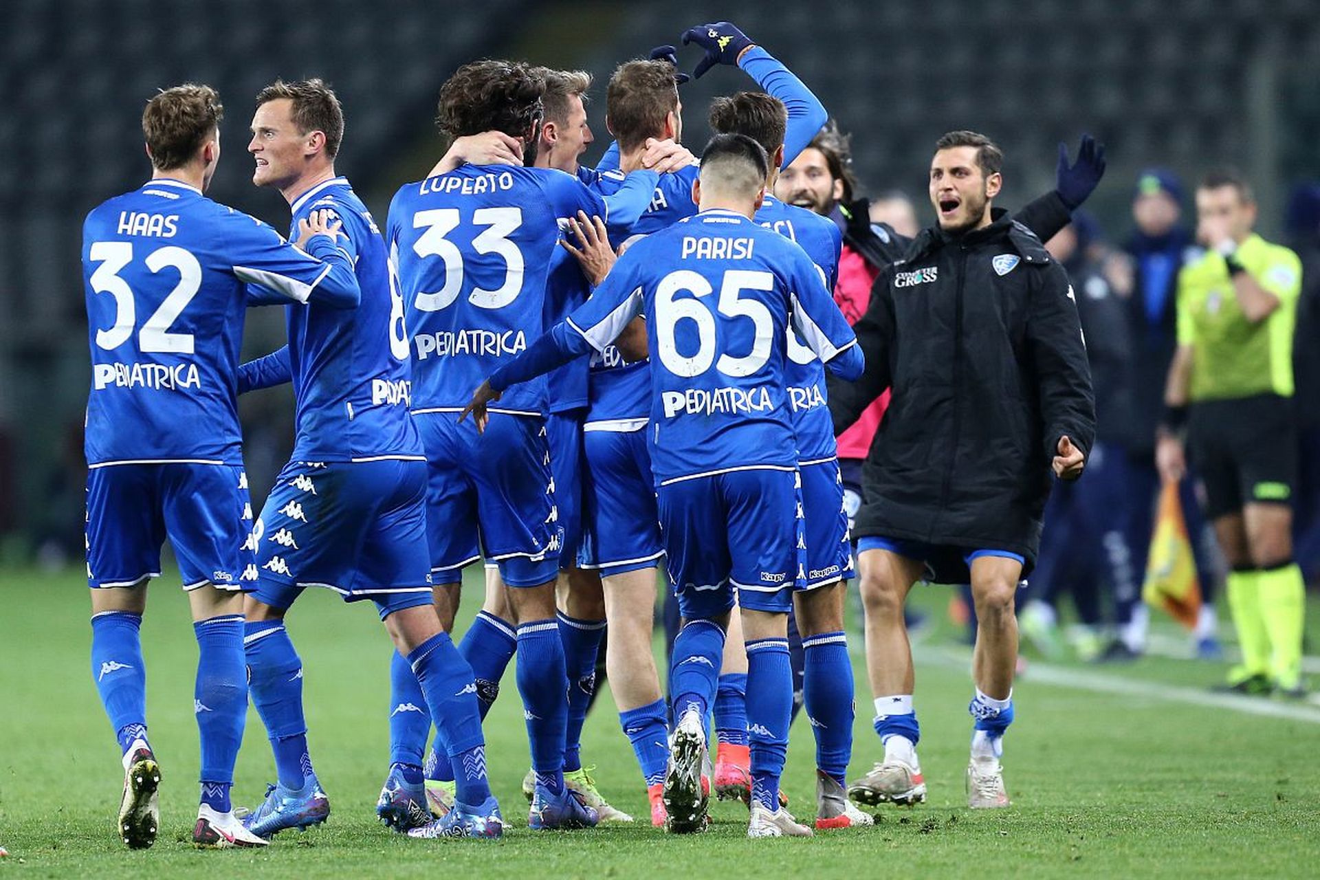 多球员在场 多球员在场